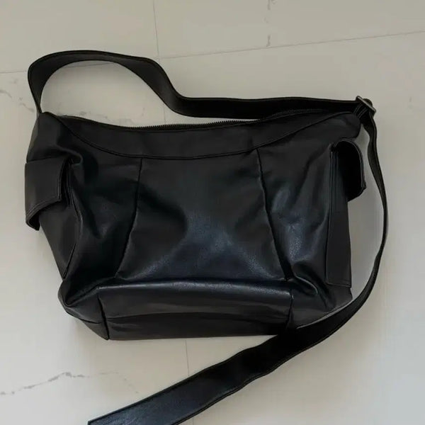 [BUNJANG] Black Leather Shoulder Bag / 검정색 가죽 숄더백
