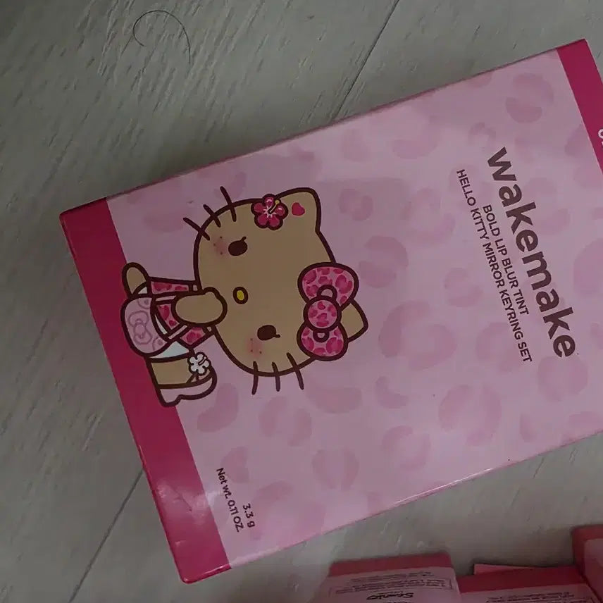 [BUNJANG] WAKEMAKE Hello Kitty Lip Tint Keyring Set / 웨이크메이크 헬로키티 립틴트 키링 세트