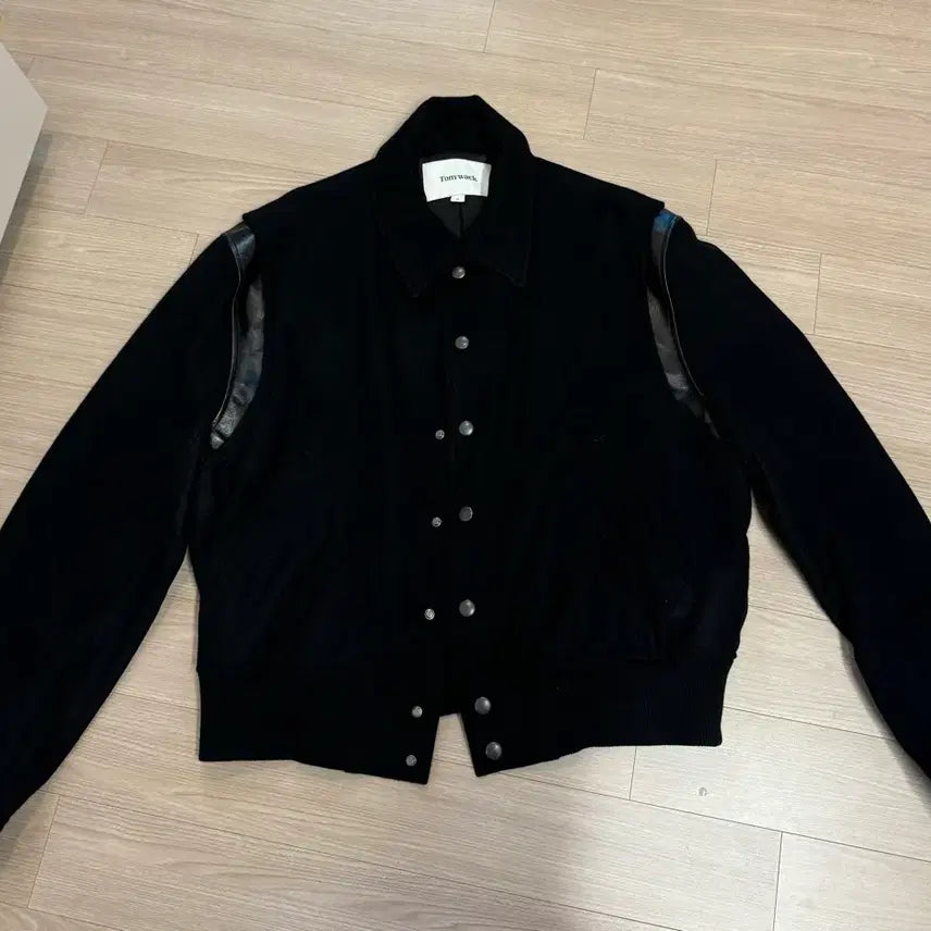 [BUNJANG] Tonywack Varsity Jacket Black / 토니웩 바시티