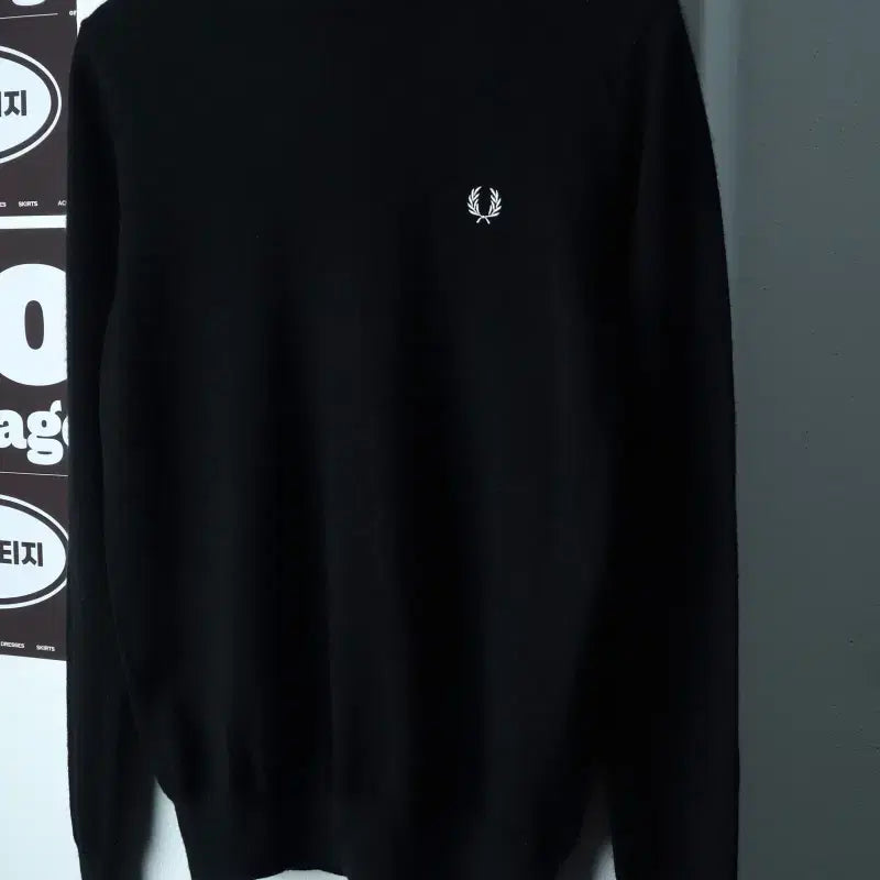[BUNJANG] Fred Perry Merino Wool Knit Small Logo Black / (S-M) 프레디페리 니트 스몰로고 블랙 놈코어 메리노울-H38875