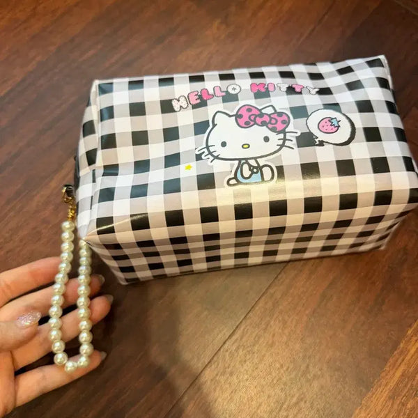 [BUNJANG] Hello Kitty Check Pouch with Pearl Strap / 키티 체크파우치