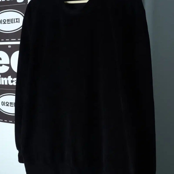 [BUNJANG] COS Velvet Sweatshirt Big Size Black / (XL-2XL) 코스 맨투맨 티셔츠 빅사이즈 벨벳 블랙-H38891