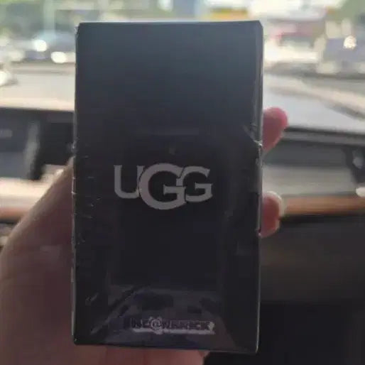 [BUNJANG] UGG x Bearbrick Collaboration Limited Edition Bearbrick / 새상품 정품 UGG베어브릭 콜라보 어그베어브릭 한정판 베어브릭