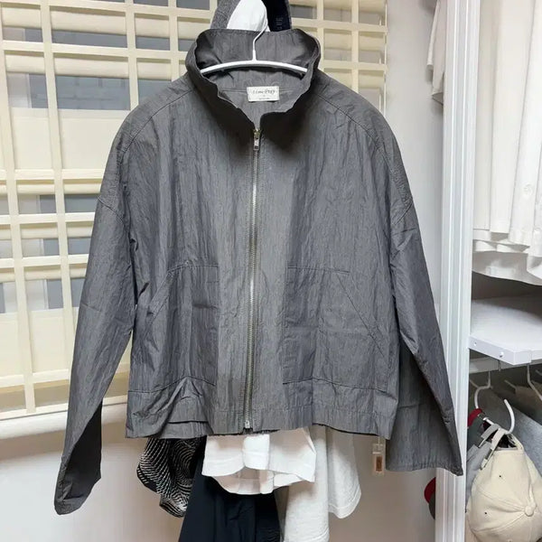 [BUNJANG] Lightweight Zipper Jacket with Hoodie / 바스락 자켓 집업