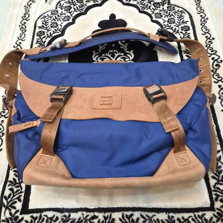 [BUNJANG] Timbuk2 Frame Messenger Bag Navy/Brown / 팀벅2 프레임 메신저백 크로스바디 네이비/브라운
