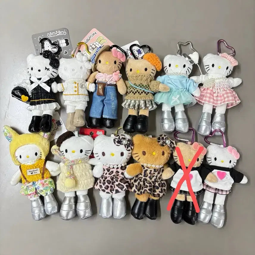 [BUNJANG] Hello Kitty Long Legs Keychain (12 Types) - New Product / [롱다리키티처분]롱다리키티 태닝키티 키링 12종 새상품