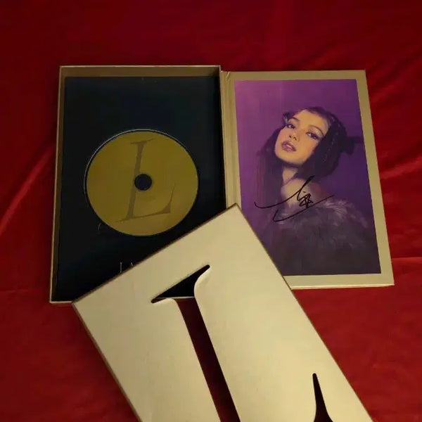 [BUNJANG] BLACKPINK LISA Signed Album / 리사 친필 싸인 앨범 블랙핑크 사인 BLACKPINK LISA SIGNED 지수 제니 로제