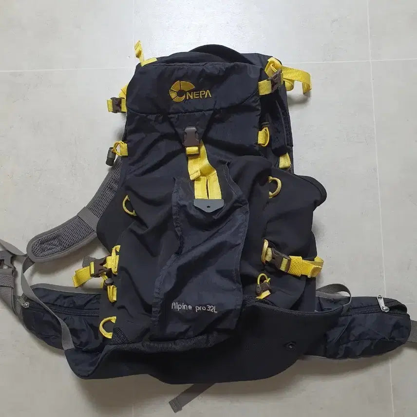 [BUNJANG] NEPA Alpine Pro 32L Hiking Backpack / 네파 (32L)알파인프로 등산배낭