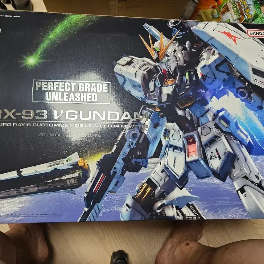 [BUNJANG] Perfect Grade Unleashed RX-93 Nu Gundam Model Kit / PG 언리쉬드 RX-93 뉴건담 택포