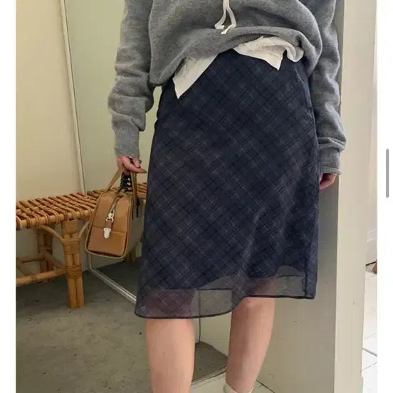[BUNJANG] Check Chiffon Midi Skirt Navy / 체크 쉬폰 미디스커트 네이비