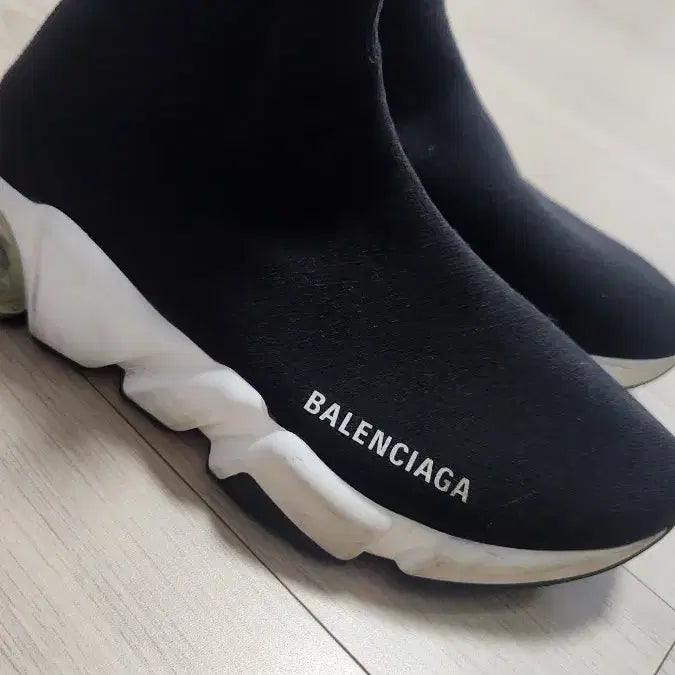 [BUNJANG] Balenciaga Sneakers / 발렌시아가 스니커즈 235