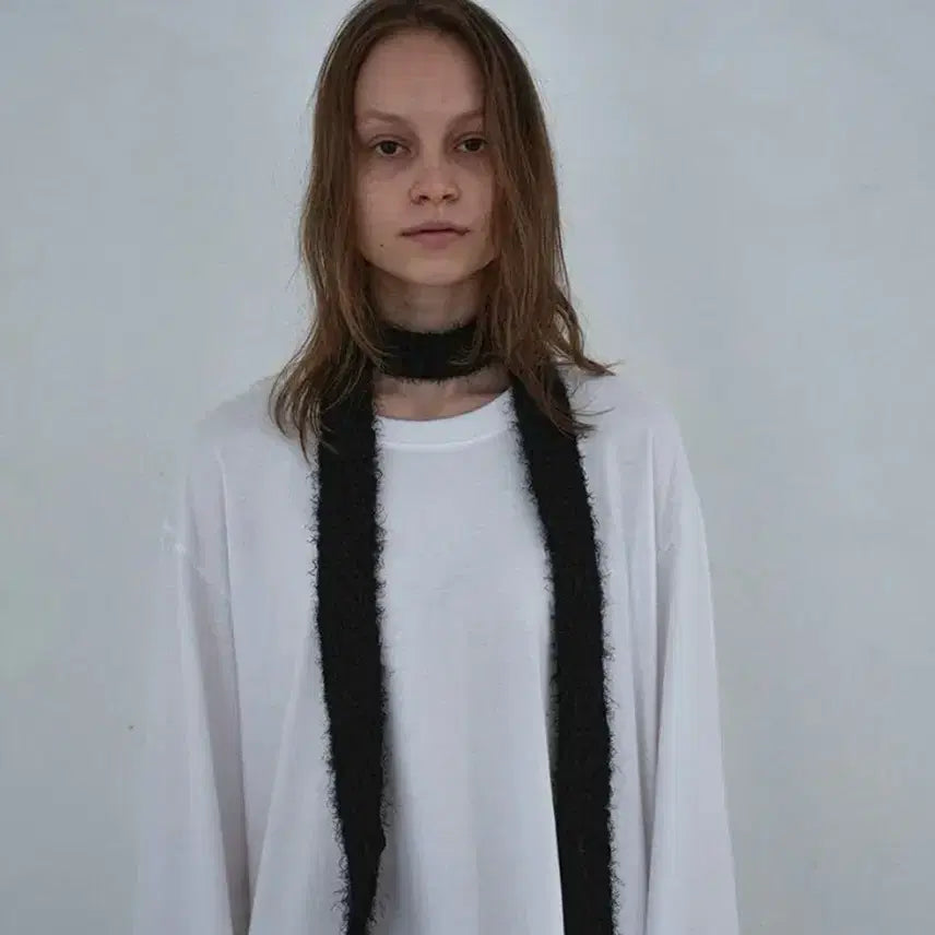 [BUNJANG] Nothing Everything Hairy Scarf Black / 낫띵에브리띵 헤어리 스카프