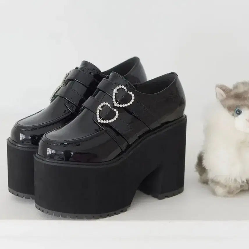 [BUNJANG] Dimarub Heart Buckle Platform Shoes / 디마럽 하트 버클 통굽 230