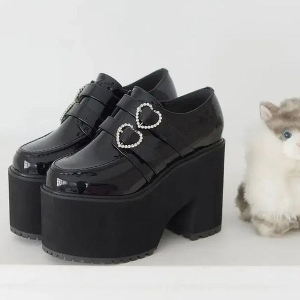 [BUNJANG] Dimarub Heart Buckle Platform Shoes / 디마럽 하트 버클 통굽 230