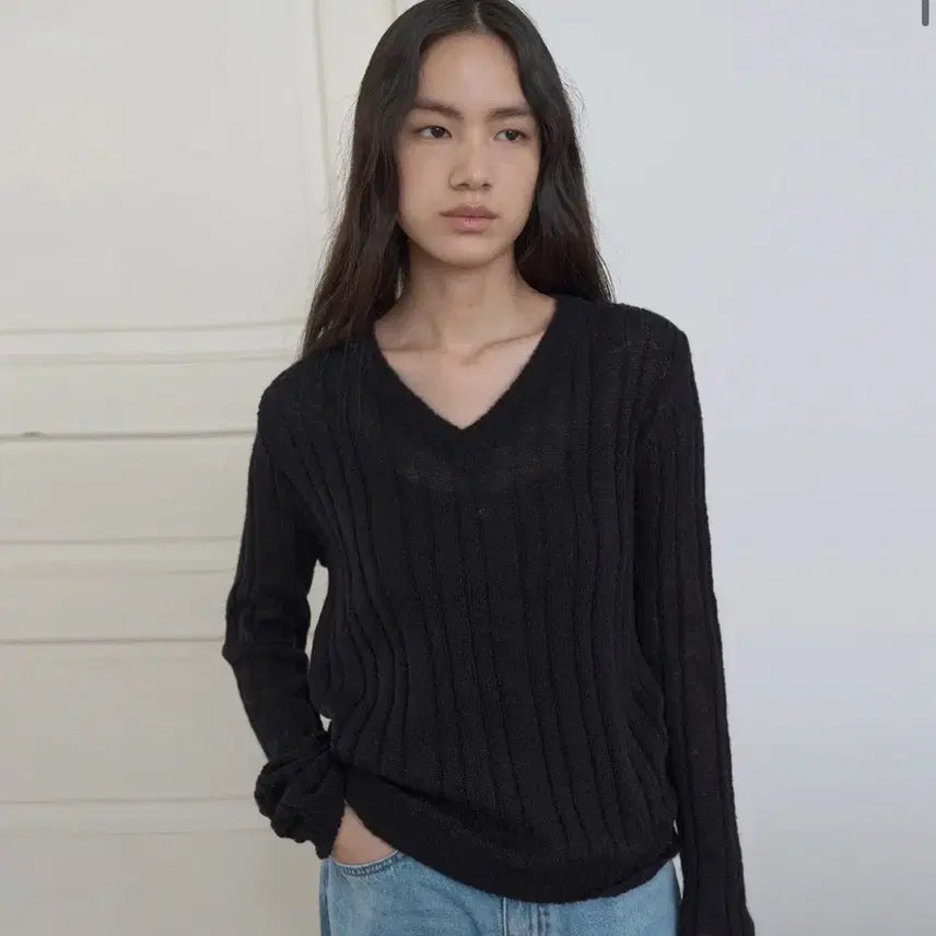 [BUNJANG] Majone Sheer V-Neck Knit Black / 마조네 시어 브이넥 니트 블랙