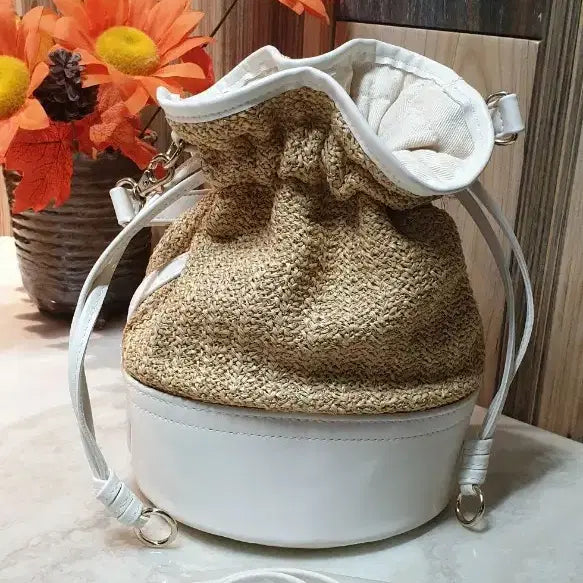 [BUNJANG] White Rattan Drawstring Bag / 라탄 복조리백 화이트