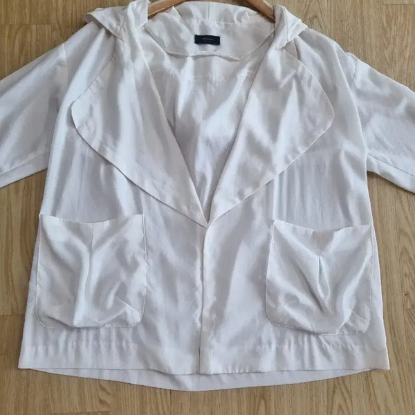 [BUNJANG] Premium White Hooded Jacket - Fall Collection / 가을  고급스러운  디자인이쁜  후드자켓  깨끗해요