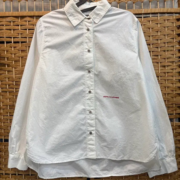 [BUNJANG] White Button-Down Shirt with Text Logo Detail / 남방