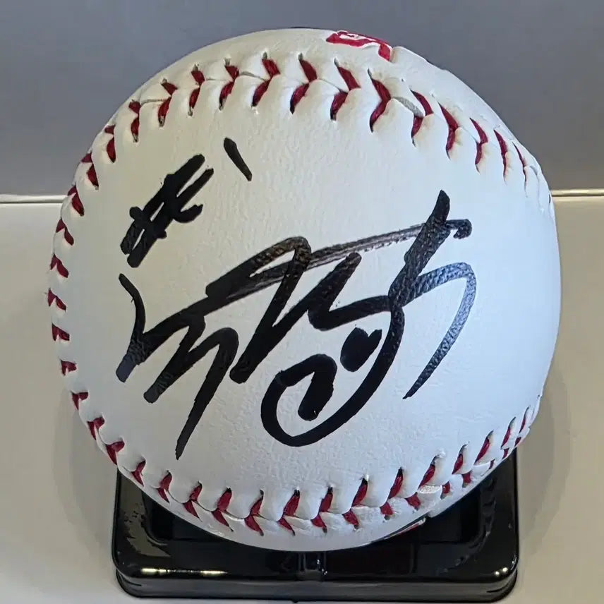 [BUNJANG] Park Jeong-woo Signed Baseball / 박정우 기아 로고볼 싸인볼