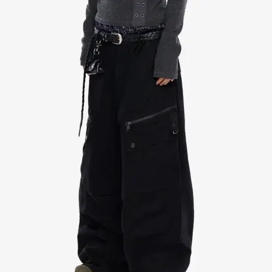 [BUNJANG] Arkham Knee Pin-Tuck Zippered Cargo Pants / 아캄 Knee Pin-Tuck Zippered Cargo Pants