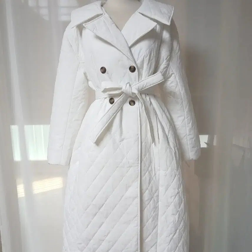 [BUNJANG] Quilted Double-Button Belted Coat - White / 택0새상품) 퀼팅 더블 버튼 벨트 코트 화이트