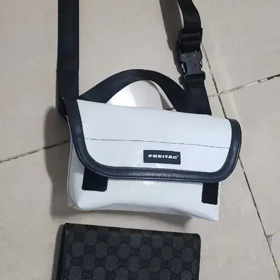 [BUNJANG] Freitag Jamie Mini Crossbody Bag / 프라이탁 제이미 힙색