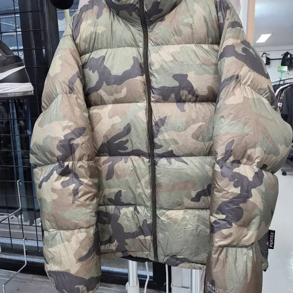 [BUNJANG] thisisneverthat Pertex Reversible Camo Padding M / 디스이즈네버댓 퍼텍스 리버시블 카모패딩/M