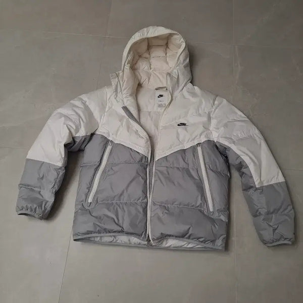 [BUNJANG] Nike Storm-FIT Windrunner Down Hooded Padded Jacket White Grey XL (105) / 나이키 스톰핏 윈드러너 덕다운 후드 패딩 화이트 그레이 XL 105