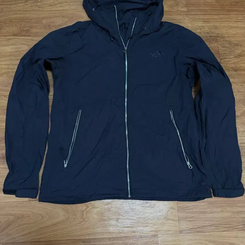 [BUNJANG] The North Face Windbreaker Size 100 / [100] 노스페이스 바람막이