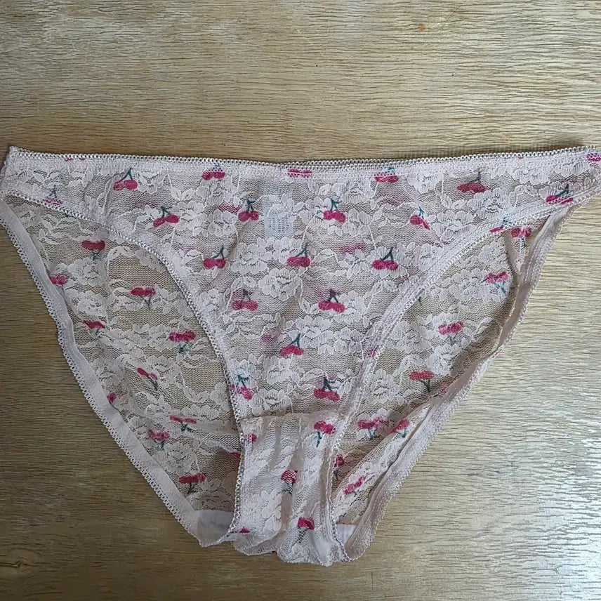 [BUNJANG] Cherry Pattern Lace Panties (Size 85-90) / 체리 패턴 레이스 팬티