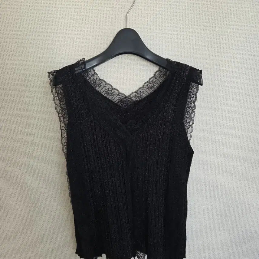[BUNJANG] Lace Ribbed Sleeveless Top - Black / 레이스 골지 민소매 블랙