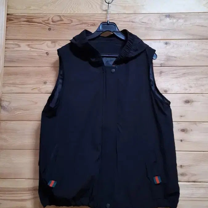 [BUNJANG] Hooded Windbreaker Vest Black / 바스락 후드 바람막이 조끼