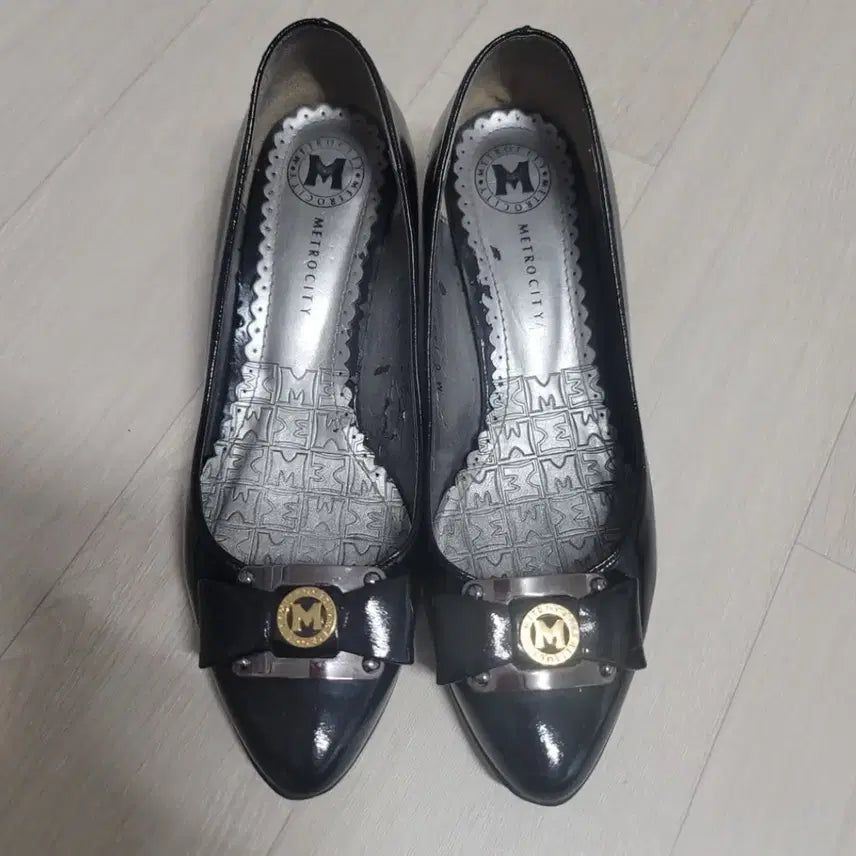 [BUNJANG] Metier De Vitte Ribbon Loafer Pumps / 메트로시티 리본 갸루 로우힐 빈티지 구두 펌프스