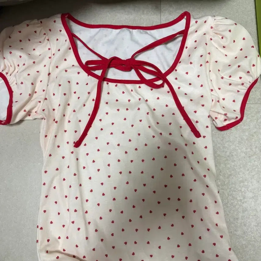 [BUNJANG] Heart Pattern Puff Short Sleeve T-Shirt / 하트 패턴 퍼프 반팔티