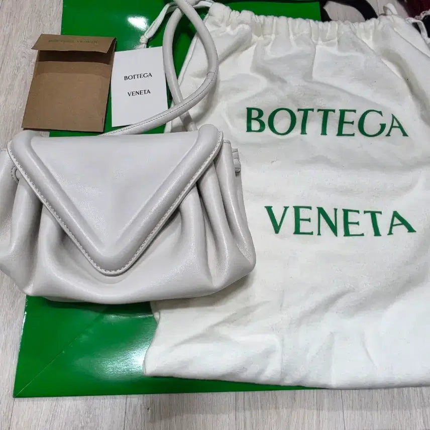 [BUNJANG] Bottega Veneta Cloud Mini Bag White / 보테가베네타 클라우드 미니 백 화이트