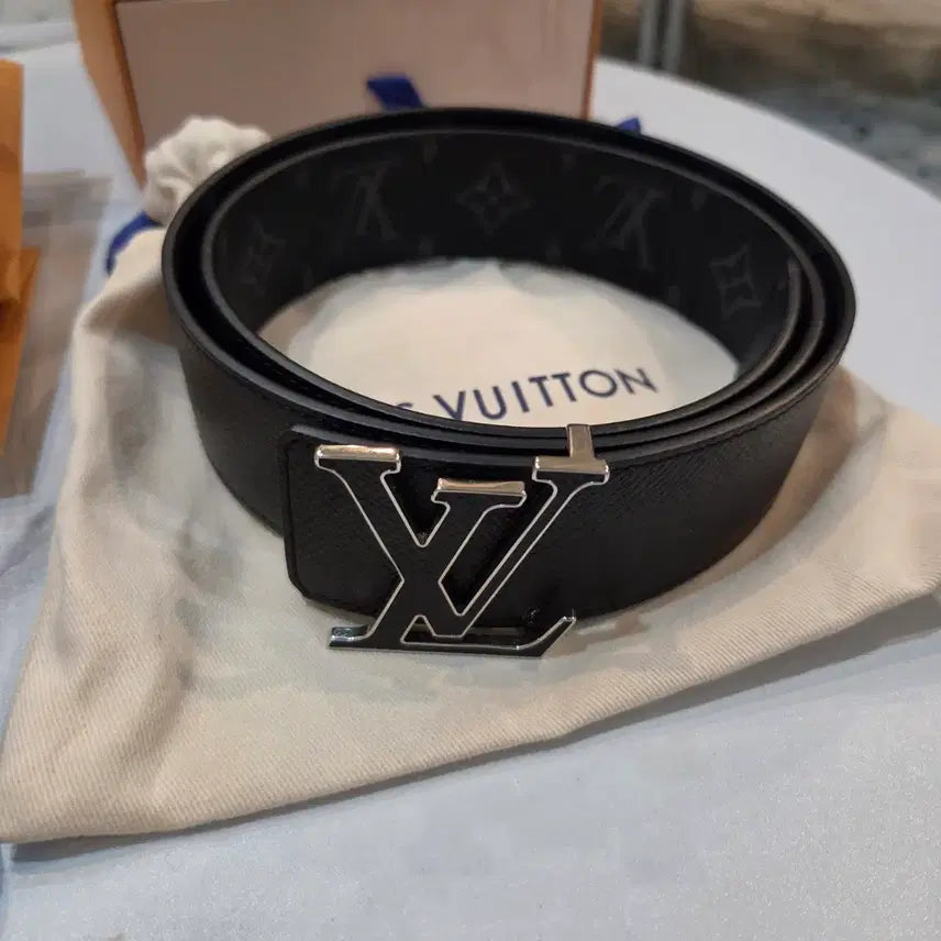 [BUNJANG] Louis Vuitton Eclipse Taïga Reversible Belt / 루이비통 이클립스  타이가 리버시블 벨트