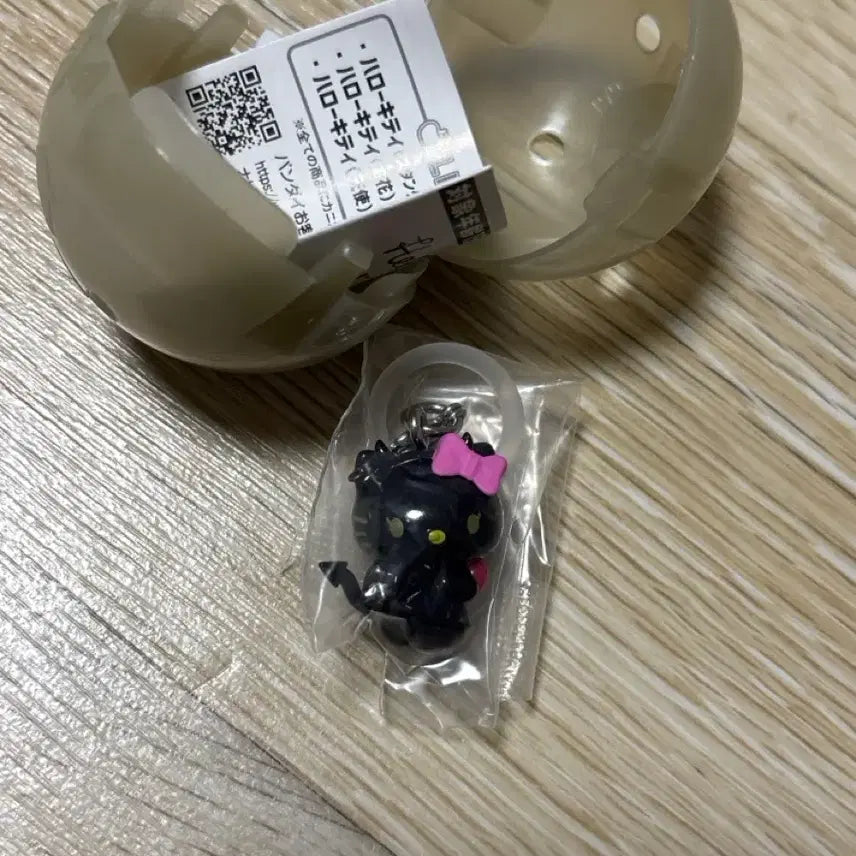 [BUNJANG] Sanrio Hello Kitty Little Devil Marker Gacha Figure / 산리오 헬로키티 소악마 메지루시 가챠