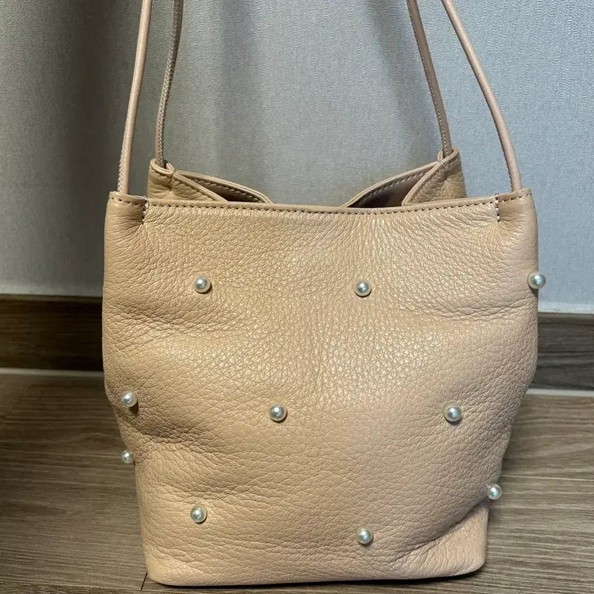 [BUNJANG] Premium Goat Leather Pearl Shoulder Bag / 프리미엄 고트 가죽 진주 숄더백