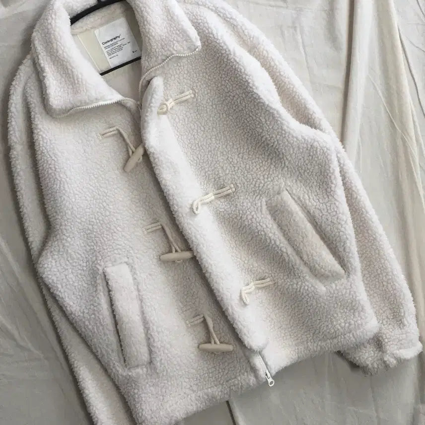 [BUNJANG] Code Graphy Fleece Teddy Coat / 코드그라피 양털 뽀글이 코트