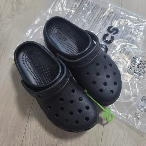 [BUNJANG] Crocs Classic Platform Black 240 New / 크록스 클래식 플랫폼 블랙 240 새상품