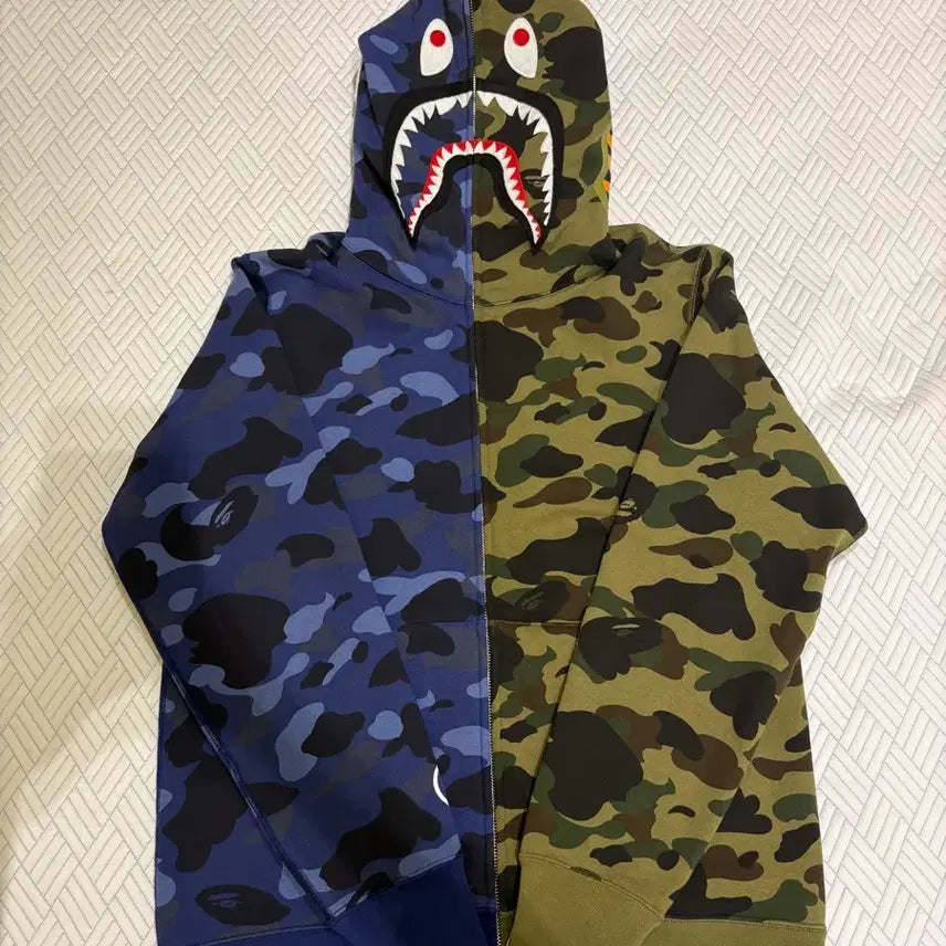 [BUNJANG] BAPE Split Camo Shark Hoodie (Size L) / 베이프 스플릿 카모 샤크후드