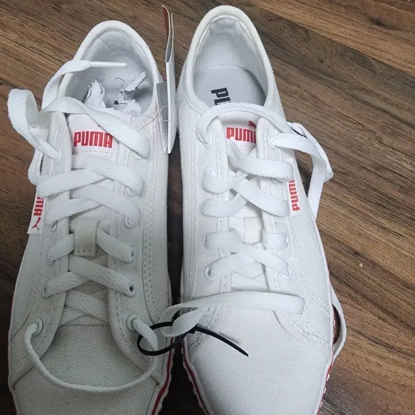 [BUNJANG] Puma Sneakers White Red Accent / 퓨마 스니커즈 흰색 레드 포인트