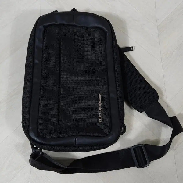 [BUNJANG] Samsonite RED DAAON Sling Bag Crossbody Black / 샘소나이트 레드 다온 DAAON 슬링백 크로스백 블랙