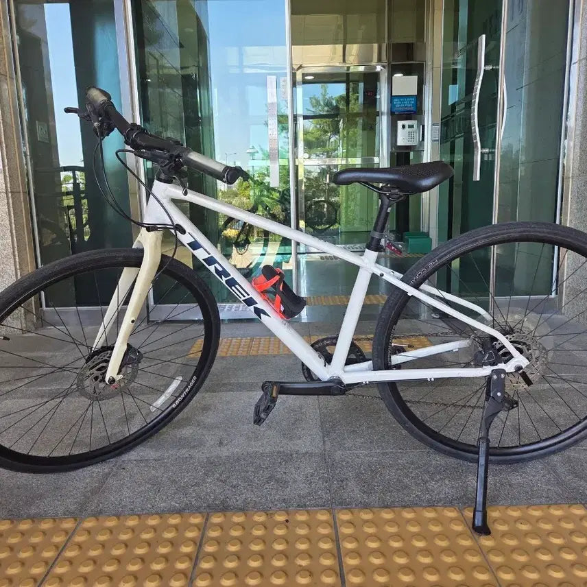 [BUNJANG] TREK FX3 Hybrid Bicycle White / TREK FX3 하이브리드 자전거 화이트