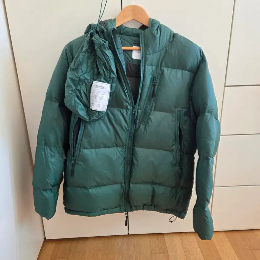 [BUNJANG] Outstanding Mountain Down Padding Green L / 아웃스탠딩 마운틴 다운패딩 그린 L