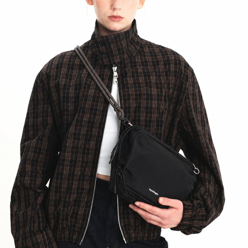 [BUNJANG] Topologie Sacoche Bag Large Tech Satin Black / 토폴로지 보틀 사코슈백 라지
