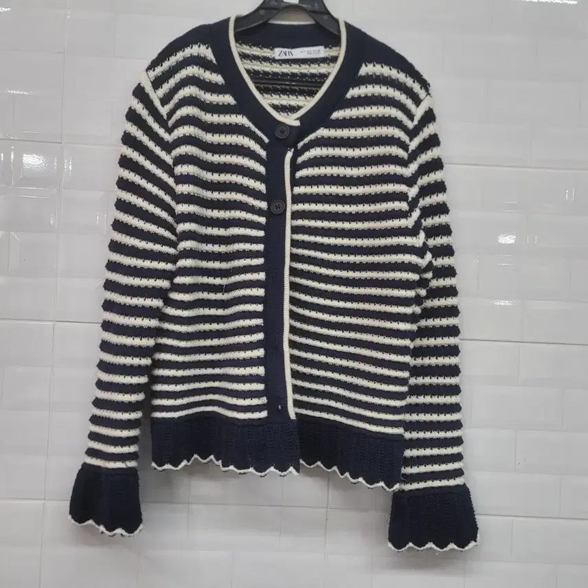[BUNJANG] Zara Striped Cardigan / 자라 단가라 가디건