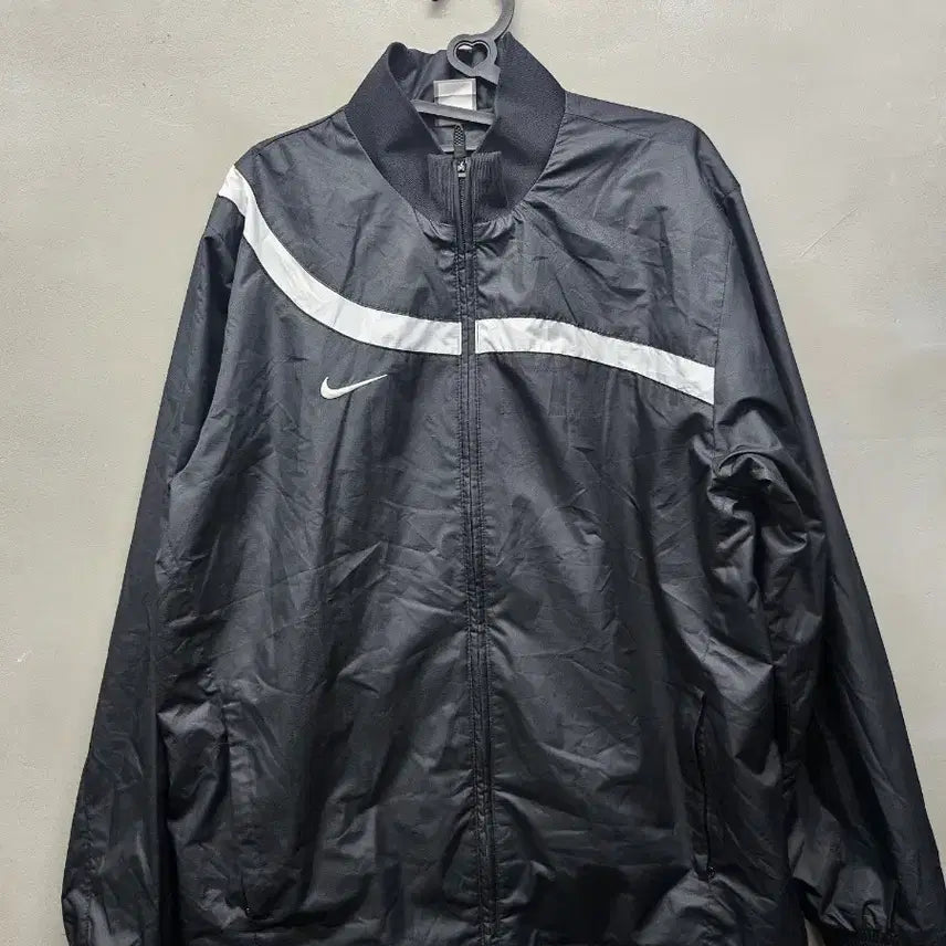 [BUNJANG] Nike Black Windbreaker Jacket / 나이키 바람막이 검정색