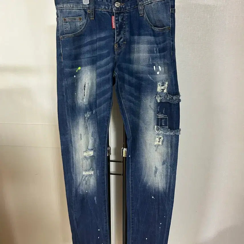 [BUNJANG] DSQUARED2 Washed, Cut, and Scratched Denim Pants / 디스퀘어드2 데님 팬츠 워싱 컷팅 스크래치