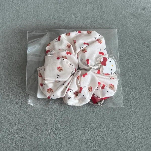 [BUNJANG] L'Oréal Hello Kitty Scrunchie Hair Tie / 로레알 헬로키티 스크런치 곱창밴드 머리끈 판매 양도 합니다